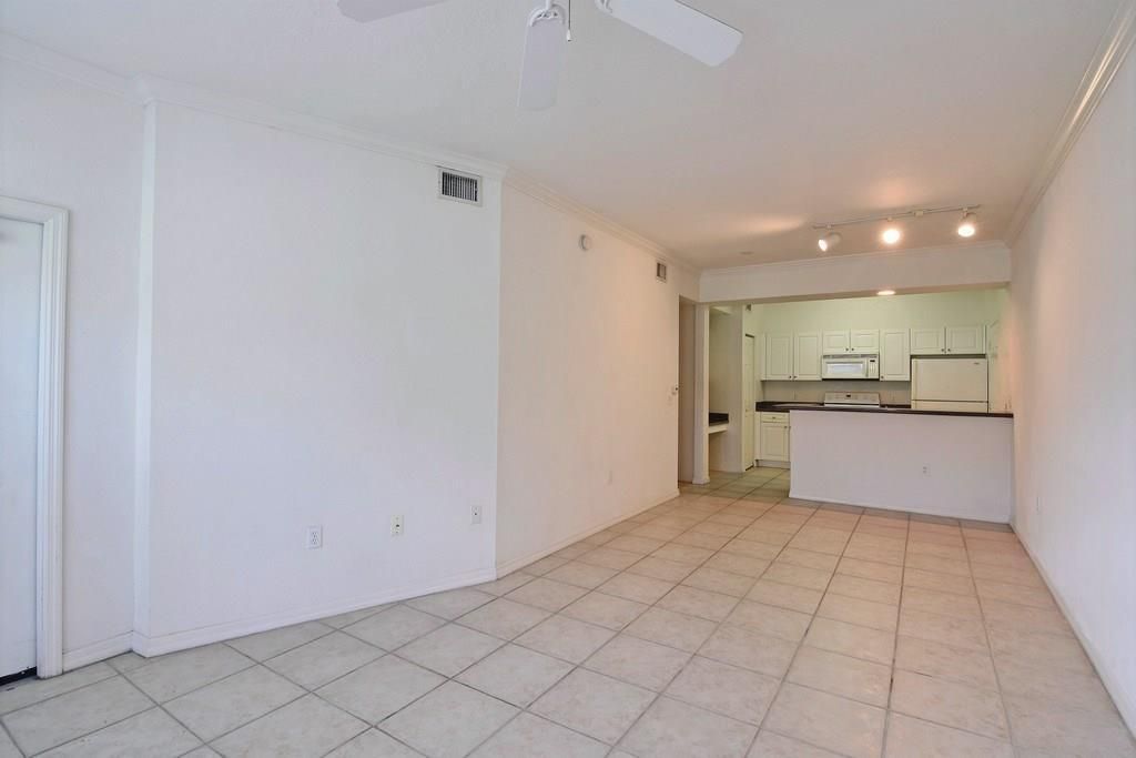 Recently Sold: $90,000 (1 beds, 1 baths, 705 Square Feet)