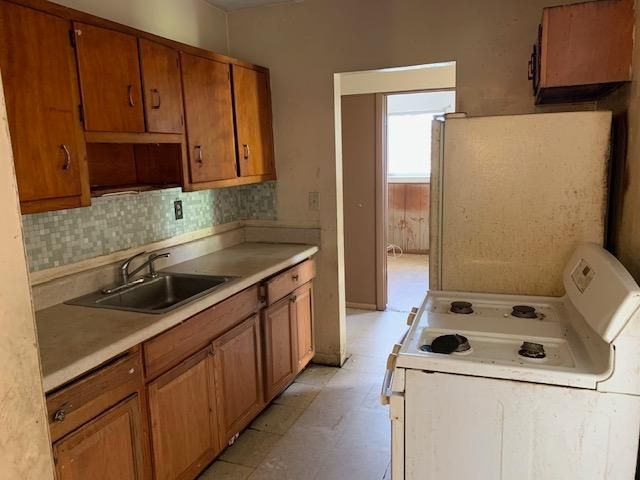 Recently Sold: $179,000 (4 beds, 1 baths, 1036 Square Feet)