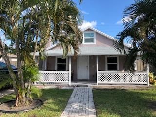 Recently Sold: $230,000 (3 beds, 2 baths, 936 Square Feet)