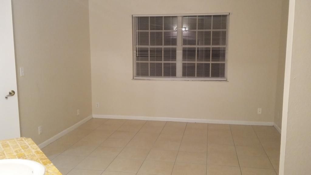 Recently Rented: $1,150 (2 beds, 2 baths, 886 Square Feet)