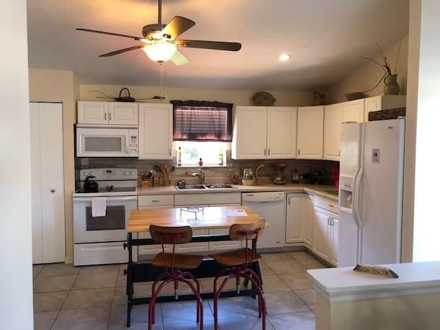 Recently Sold: $142,000 (2 beds, 2 baths, 1022 Square Feet)