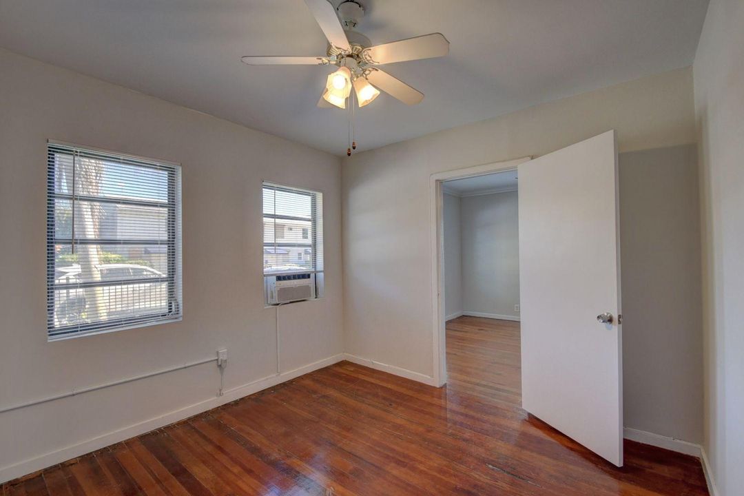 Recently Rented: $1,250 (1 beds, 1 baths, 700 Square Feet)