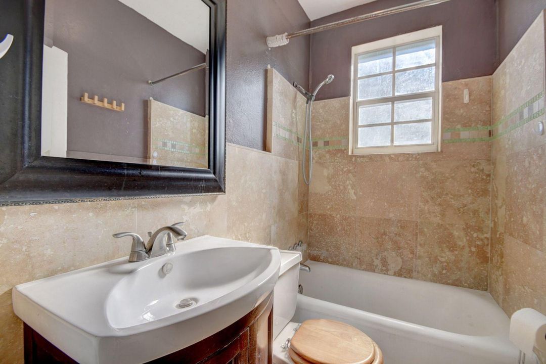 Недавно арендовано: $1,250 (1 спален, 1 ванн, 700 Квадратных фут)
