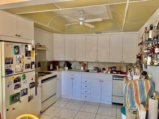 Recently Sold: $159,000 (2 beds, 2 baths, 916 Square Feet)