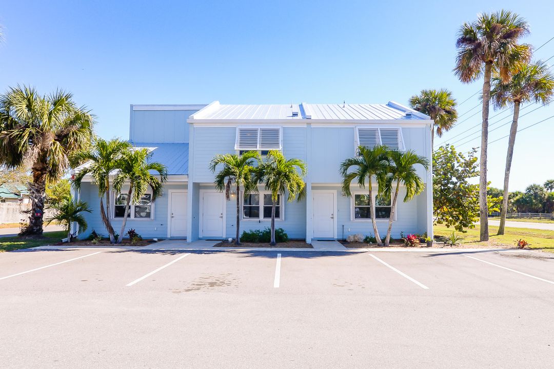 Recently Rented: $1,375 (2 beds, 2 baths, 1088 Square Feet)