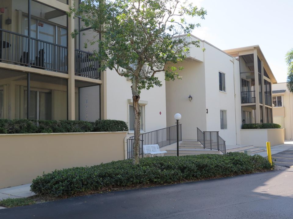 Recently Sold: $160,000 (1 beds, 1 baths, 1130 Square Feet)