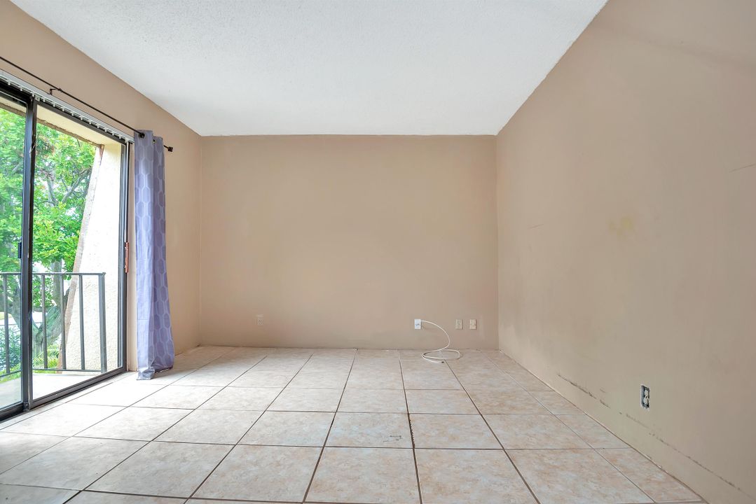 Recently Sold: $168,000 (2 beds, 2 baths, 1232 Square Feet)
