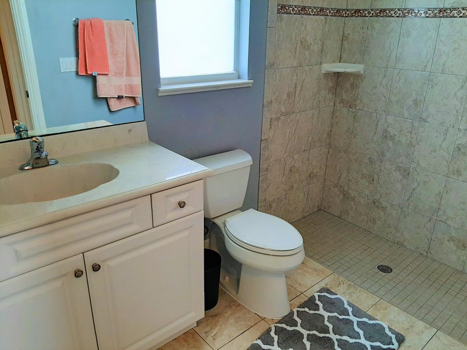 Недавно арендовано: $1,700 (1 спален, 0 ванн, 830 Квадратных фут)
