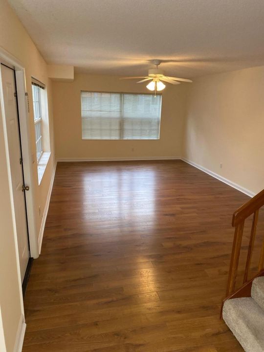 Recently Rented: $1,500 (2 beds, 2 baths, 1374 Square Feet)