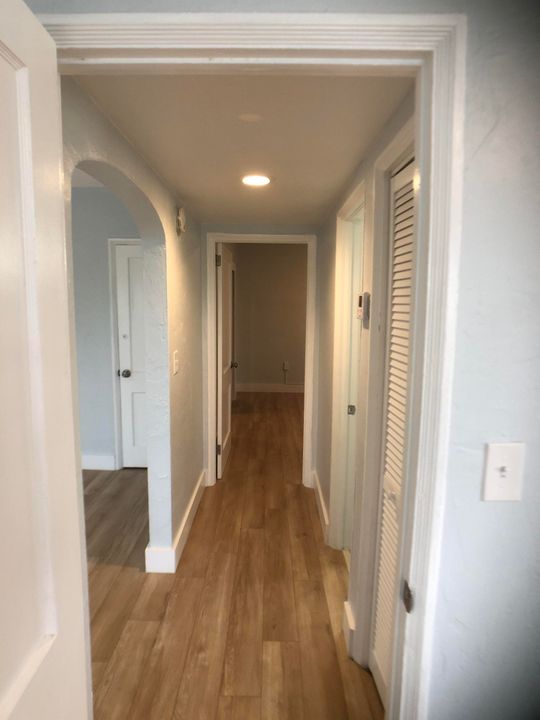 Recently Rented: $1,690 (2 beds, 1 baths, 1200 Square Feet)