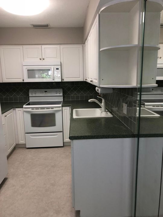 Recently Rented: $1,750 (2 beds, 2 baths, 1294 Square Feet)