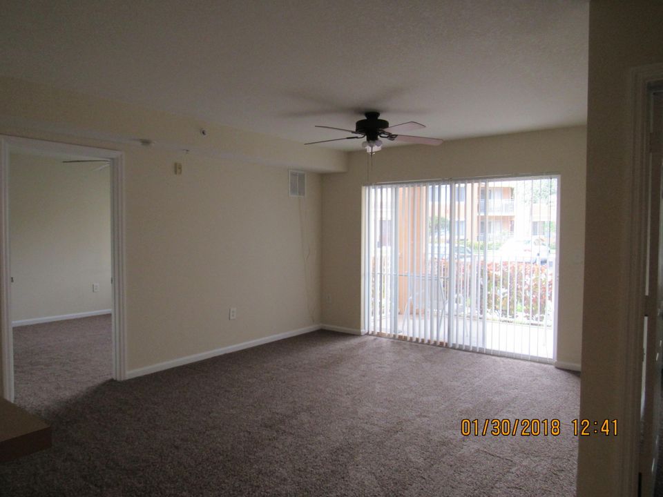 Recently Rented: $1,275 (2 beds, 2 baths, 960 Square Feet)