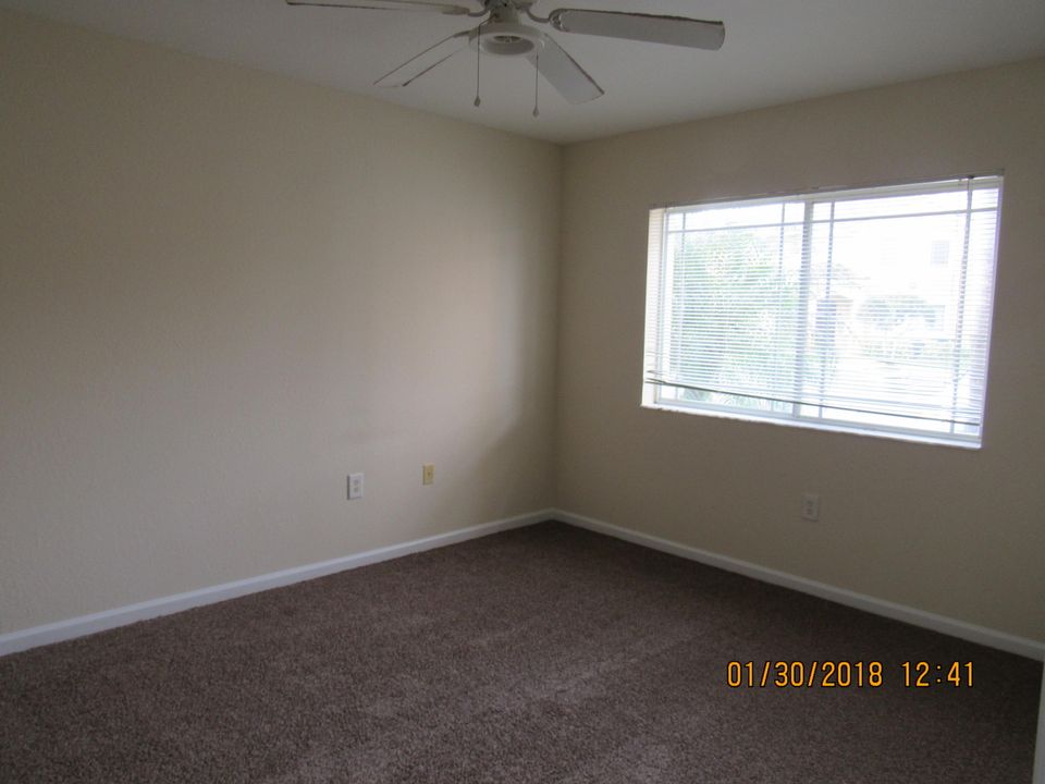 Recently Rented: $1,275 (2 beds, 2 baths, 960 Square Feet)