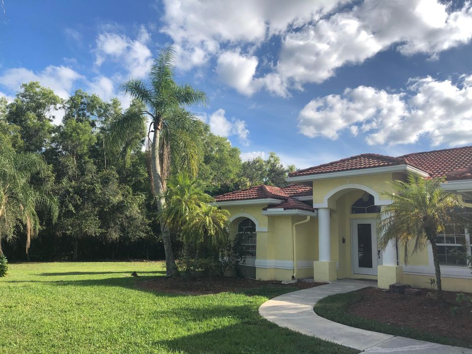 Recently Sold: $360,000 (4 beds, 3 baths, 2346 Square Feet)