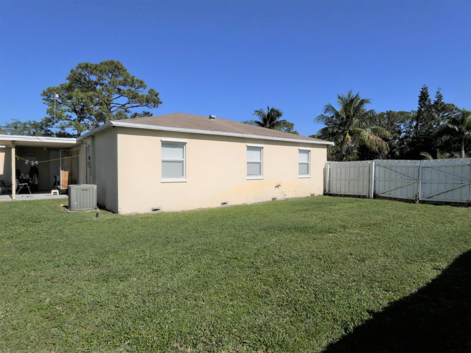 Recently Sold: $219,900 (3 beds, 2 baths, 1842 Square Feet)