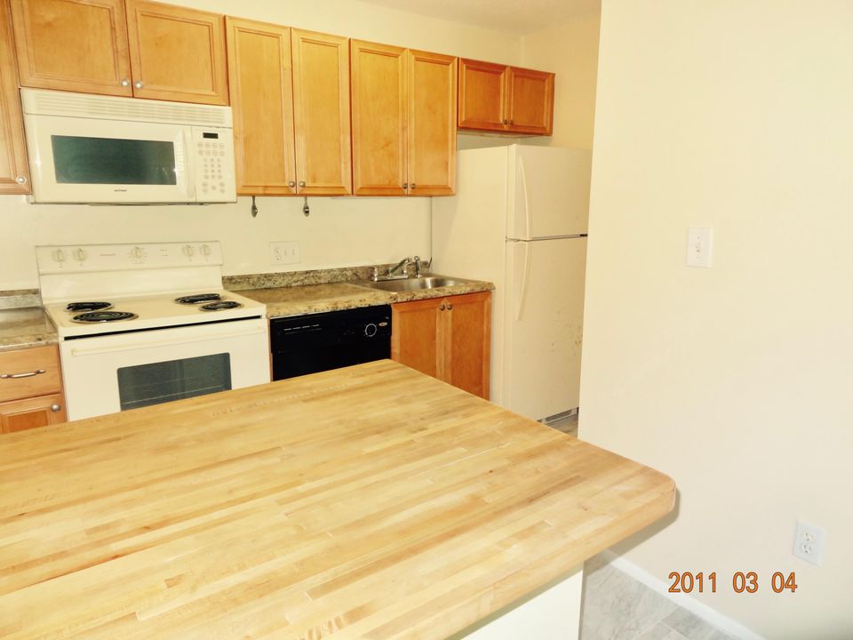 Recently Sold: $100,000 (1 beds, 1 baths, 489 Square Feet)