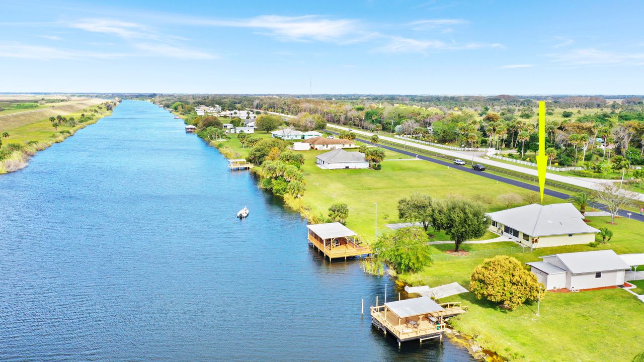 Vendido Recientemente: $349,900 (3 camas, 2 baños, 1923 Pies cuadrados)