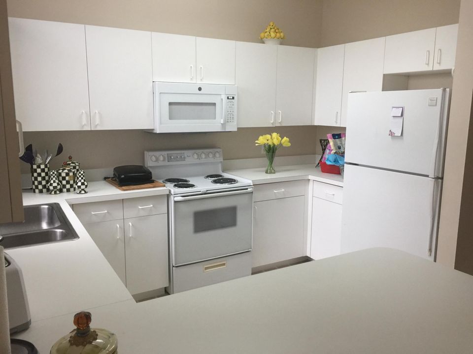 Recently Rented: $1,595 (2 beds, 2 baths, 1276 Square Feet)