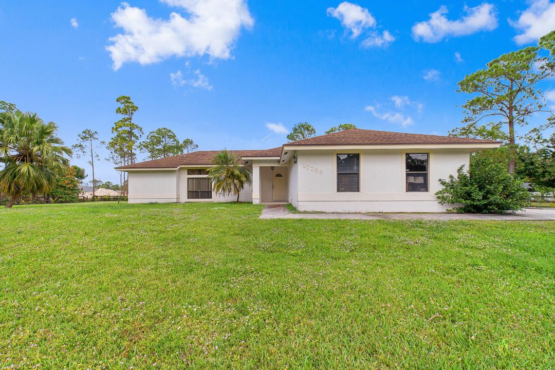 Recently Sold: $369,000 (3 beds, 2 baths, 1612 Square Feet)