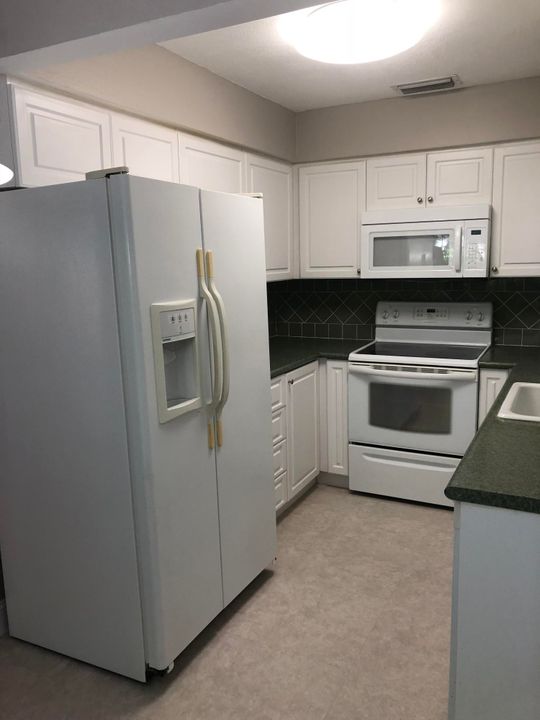 Recently Rented: $1,800 (2 beds, 2 baths, 1294 Square Feet)