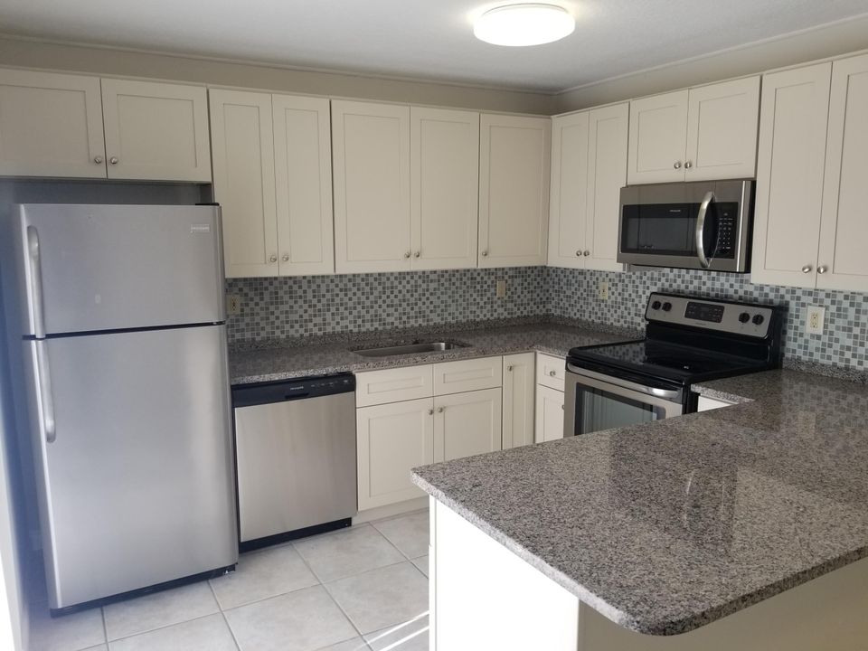 Recently Rented: $1,525 (2 beds, 2 baths, 1288 Square Feet)