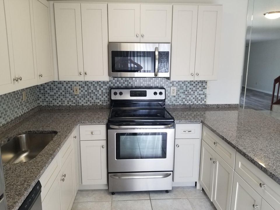 Recently Rented: $1,525 (2 beds, 2 baths, 1288 Square Feet)