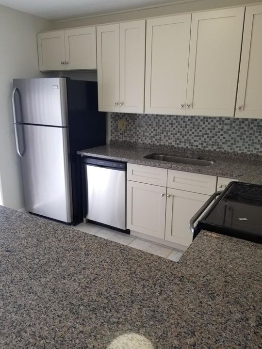 Recently Rented: $1,525 (2 beds, 2 baths, 1288 Square Feet)