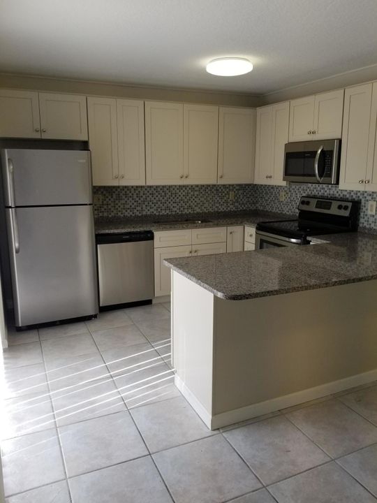 Recently Rented: $1,525 (2 beds, 2 baths, 1288 Square Feet)