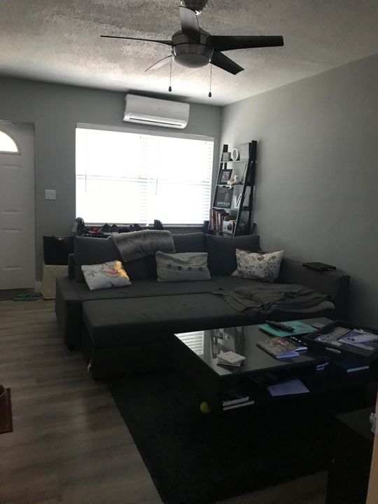 Recently Rented: $1,400 (1 beds, 1 baths, 750 Square Feet)
