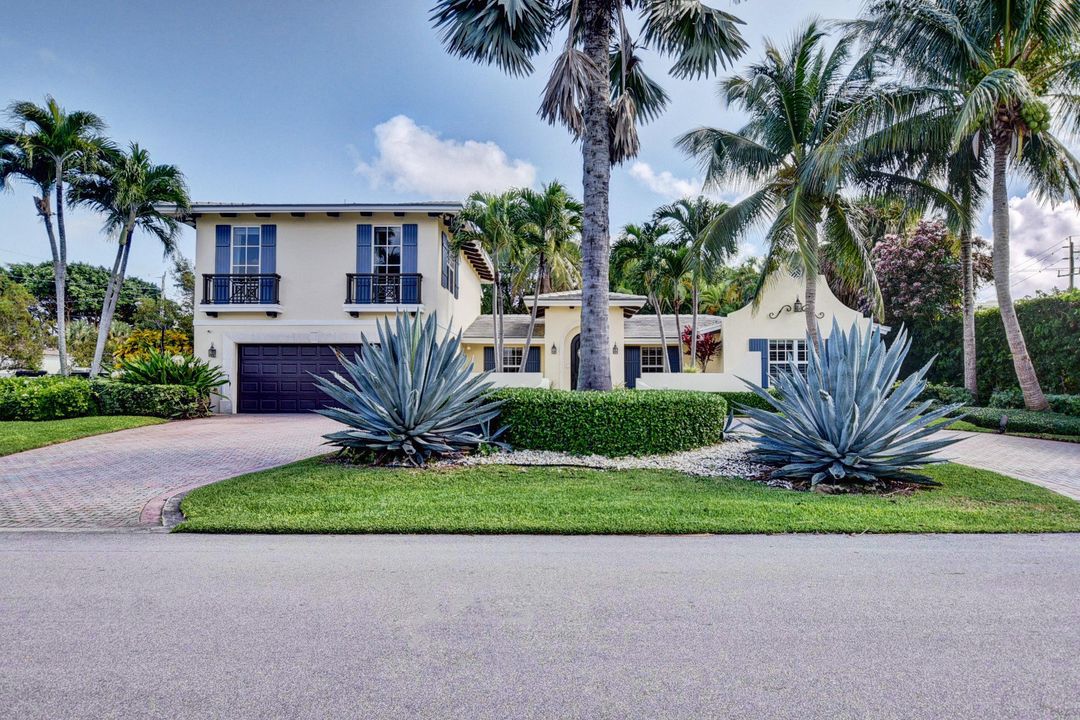 Recently Sold: $1,699,000 (4 beds, 3 baths, 3294 Square Feet)