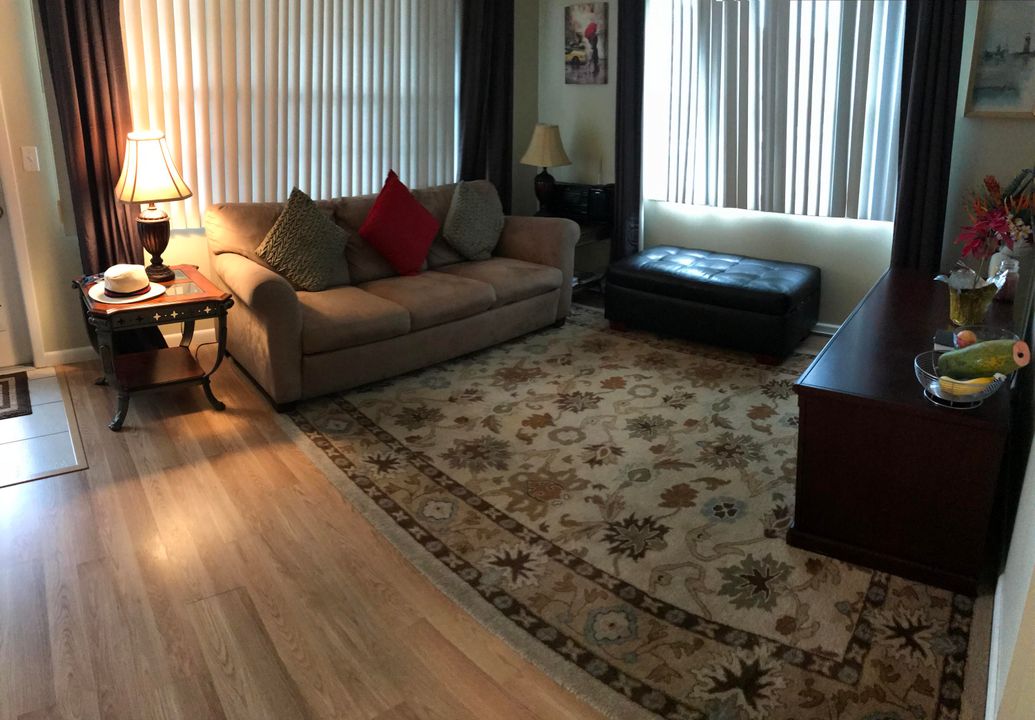 Recently Rented: $825 (1 beds, 1 baths, 700 Square Feet)