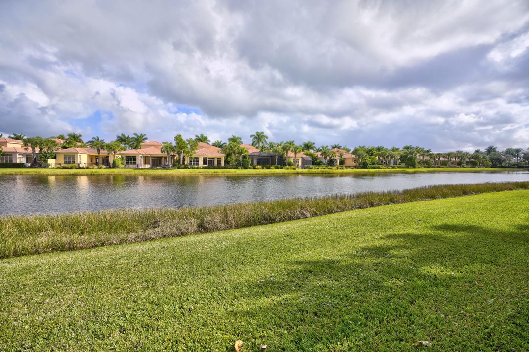 Recently Sold: $1,099,000 (5 beds, 5 baths, 4107 Square Feet)