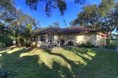 Recently Sold: $415,000 (3 beds, 2 baths, 1952 Square Feet)