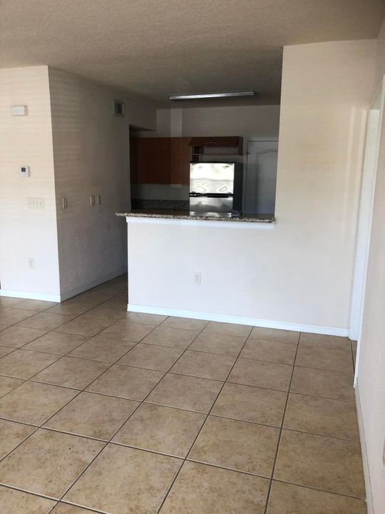 Recently Rented: $1,325 (2 beds, 2 baths, 1141 Square Feet)