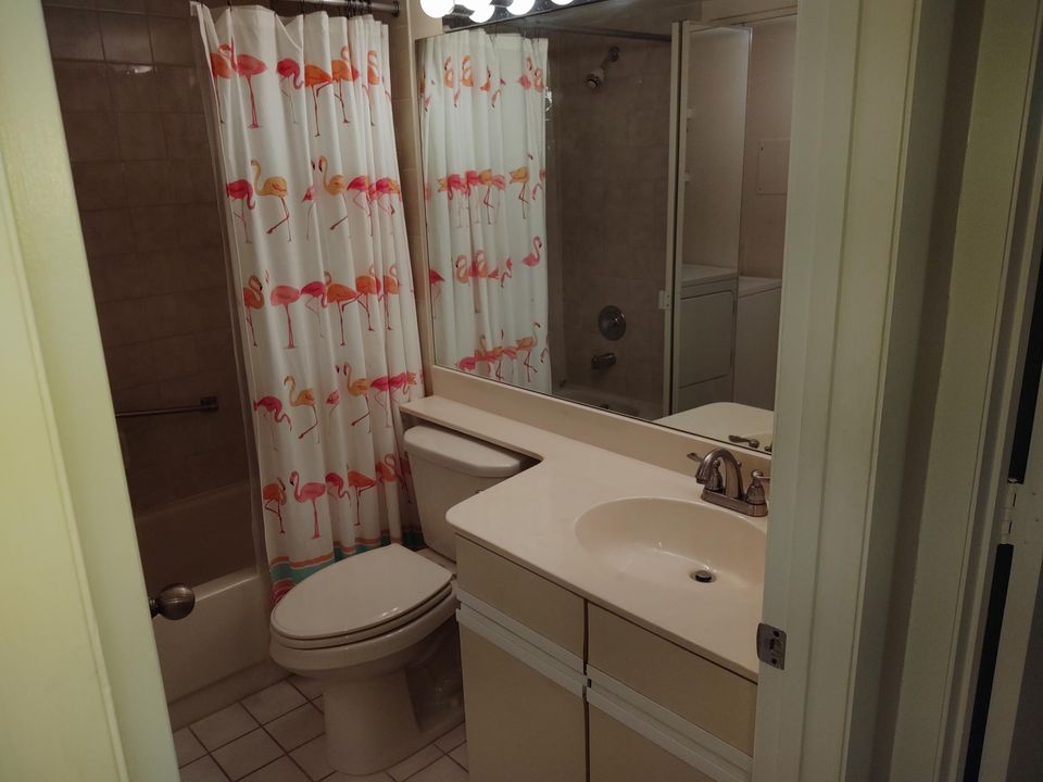 Недавно арендовано: $1,250 (2 спален, 2 ванн, 1018 Квадратных фут)