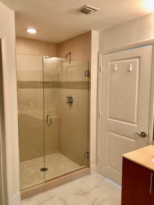 Недавно арендовано: $2,700 (2 спален, 2 ванн, 1300 Квадратных фут)