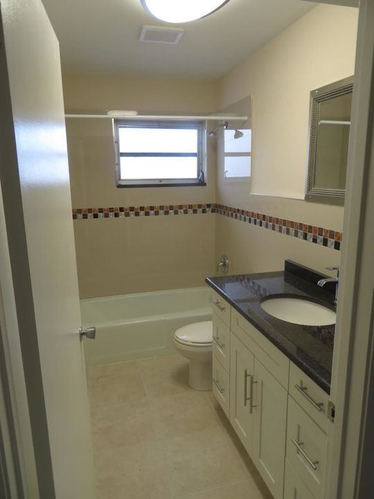 Recently Rented: $1,190 (1 beds, 1 baths, 900 Square Feet)