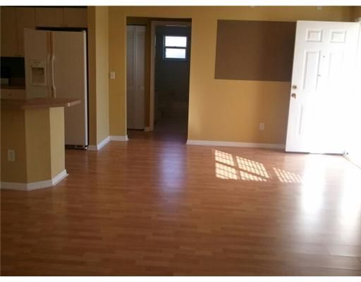 Recently Rented: $1,400 (3 beds, 2 baths, 1231 Square Feet)