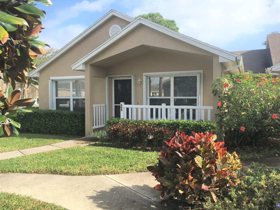 Recently Sold: $160,000 (2 beds, 2 baths, 1217 Square Feet)