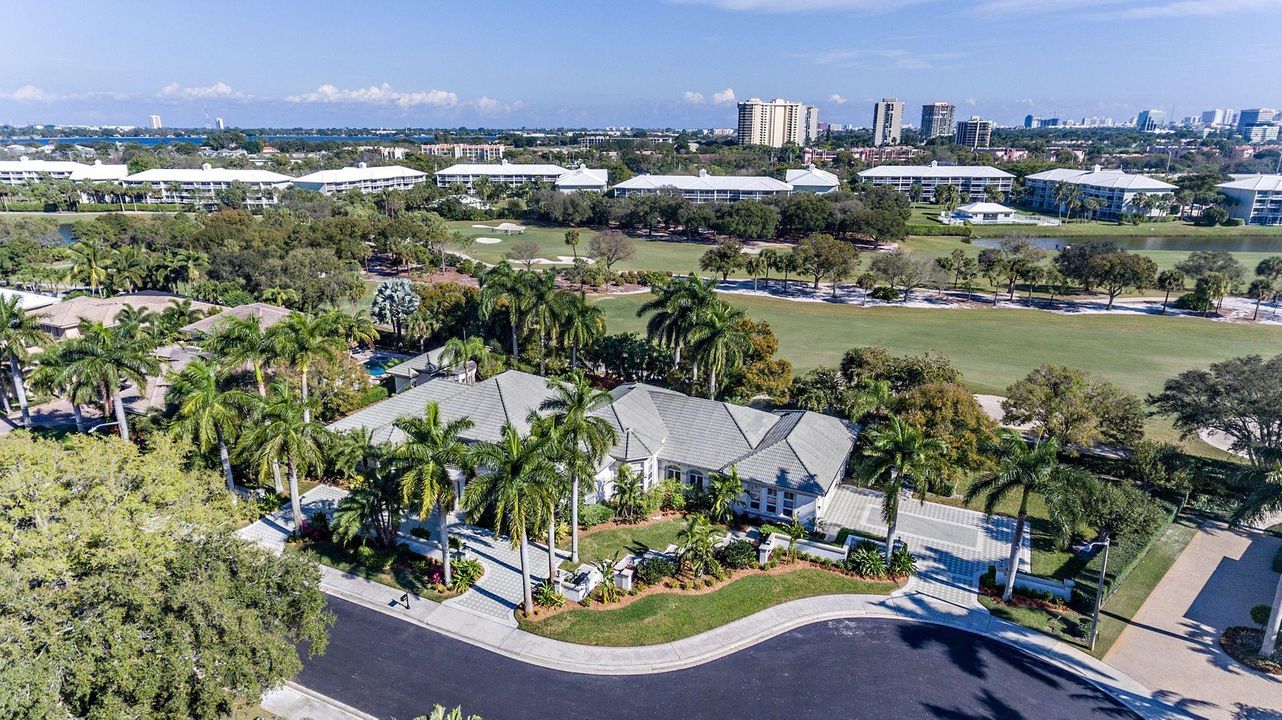 最近售出: $1,249,000 (4 贝兹, 4 浴室, 5706 平方英尺)