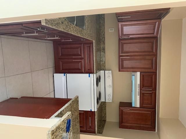 Recently Rented: $1,300 (2 beds, 1 baths, 1050 Square Feet)