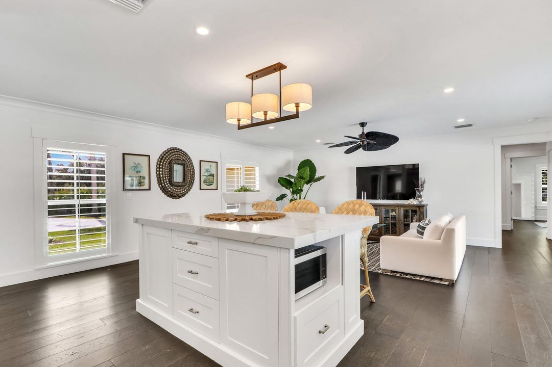 Recently Sold: $1,459,000 (5 beds, 4 baths, 3633 Square Feet)