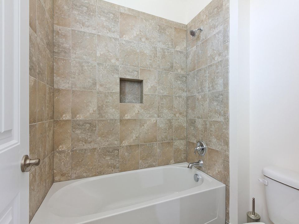 最近租的: $2,790 (3 贝兹, 2 浴室, 2094 平方英尺)