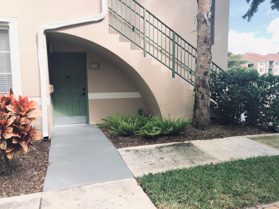 Recently Sold: $115,000 (1 beds, 1 baths, 702 Square Feet)