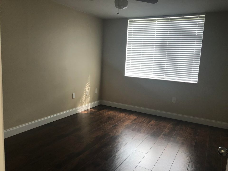 Vendido Recientemente: $115,000 (1 camas, 1 baños, 702 Pies cuadrados)