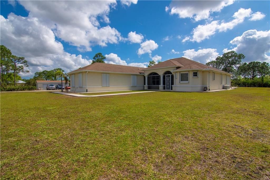 Recently Sold: $469,000 (4 beds, 3 baths, 2542 Square Feet)