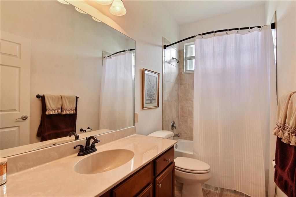 最近售出: $469,000 (4 贝兹, 3 浴室, 2542 平方英尺)