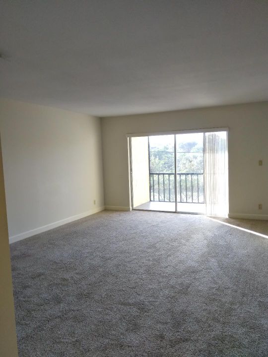 Recently Rented: $1,250 (1 beds, 1 baths, 689 Square Feet)