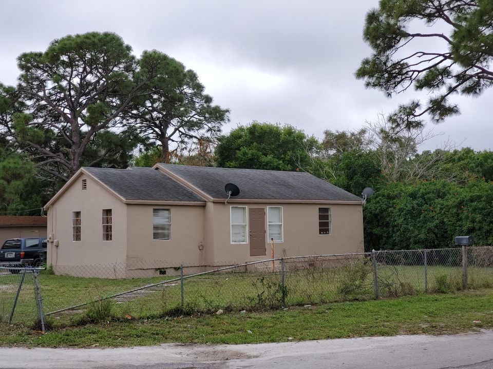 Recently Sold: $25,000 (3 beds, 2 baths, 1087 Square Feet)
