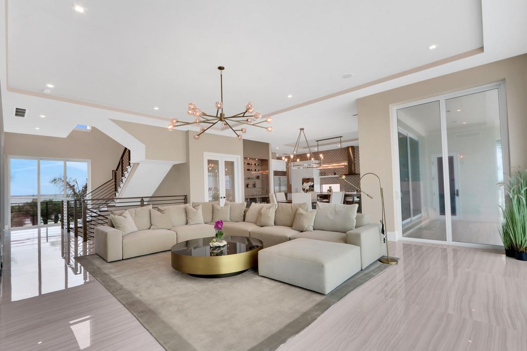 Recently Sold: $3,745,000 (5 beds, 5 baths, 4066 Square Feet)